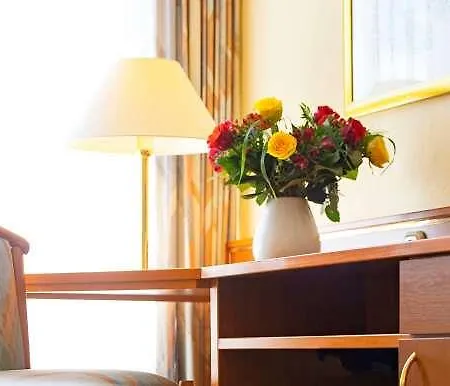 Victor's Residenz-hotel 4*