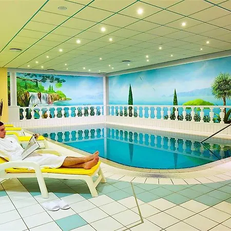 Victor's Residenz-hotel 4*